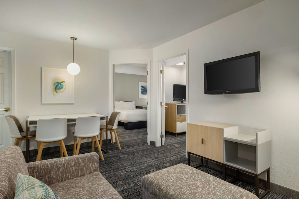 TownePlace Suites by Marriott Detroit Dearborn — Hotel rooms in Dearborn, Michigan