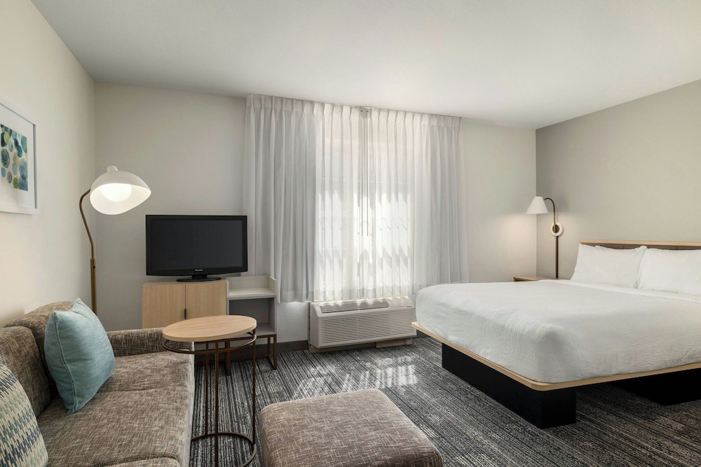 TownePlace Suites by Marriott Detroit Dearborn — Hotel rooms in Dearborn, Michigan
