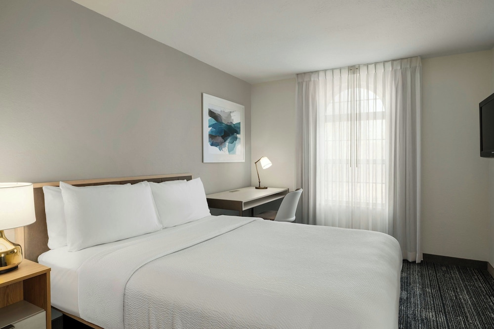 TownePlace Suites by Marriott Detroit Dearborn — Hotel rooms in Dearborn, Michigan