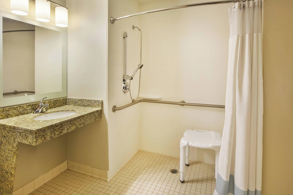 TownePlace Suites by Marriott Detroit Dearborn — Hotel rooms in Dearborn, Michigan