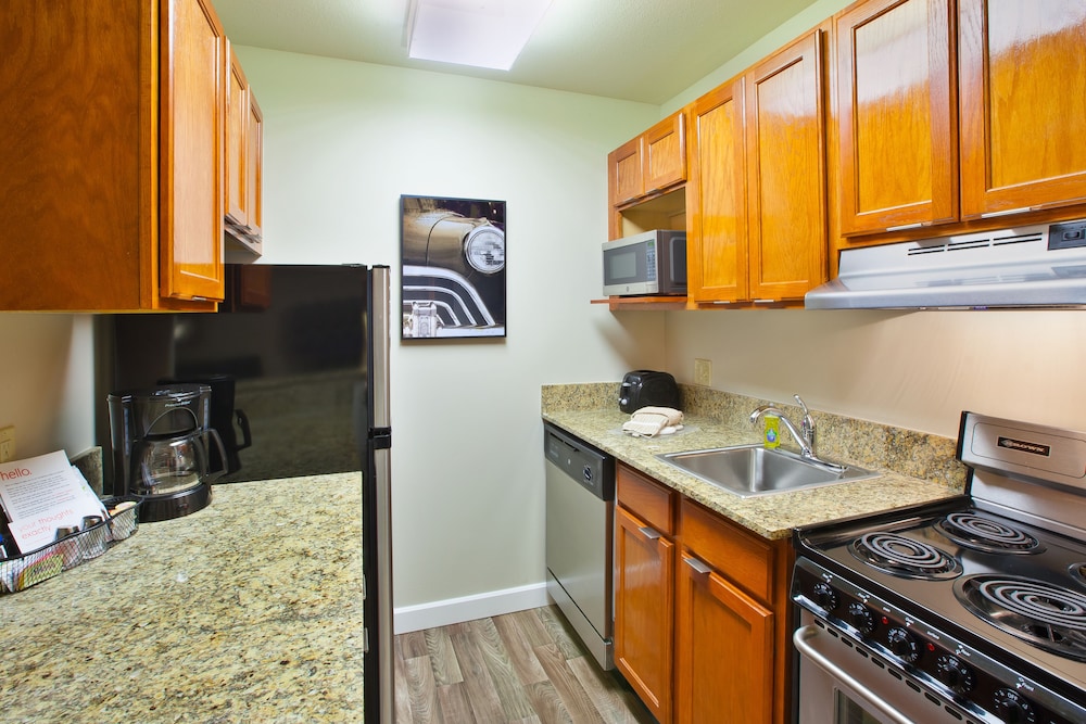 TownePlace Suites by Marriott Detroit Dearborn — Hotel rooms in Dearborn, Michigan