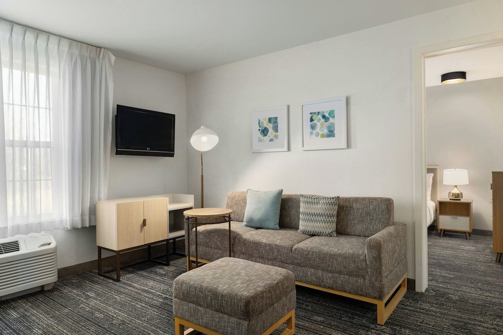 TownePlace Suites by Marriott Detroit Dearborn — Hotel rooms in Dearborn, Michigan
