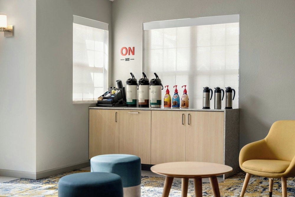 TownePlace Suites by Marriott Detroit Dearborn — Restaurant & bars in Dearborn, Michigan