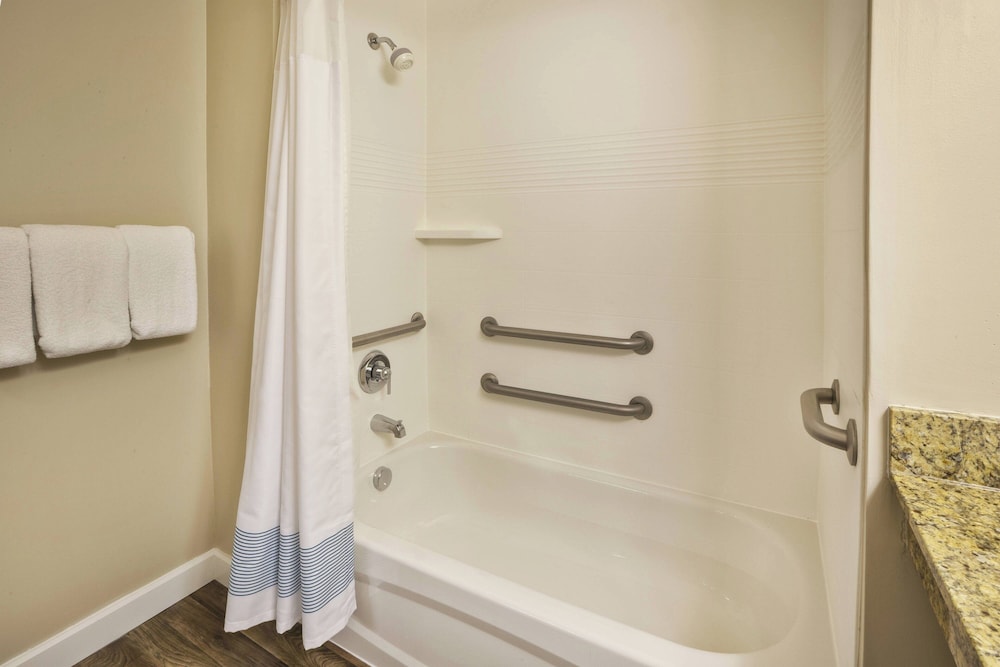 TownePlace Suites by Marriott Detroit Dearborn — Hotel rooms in Dearborn, Michigan