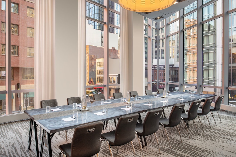 W Boston, a Marriott Hotel — Hotel building in Boston, Massachusetts