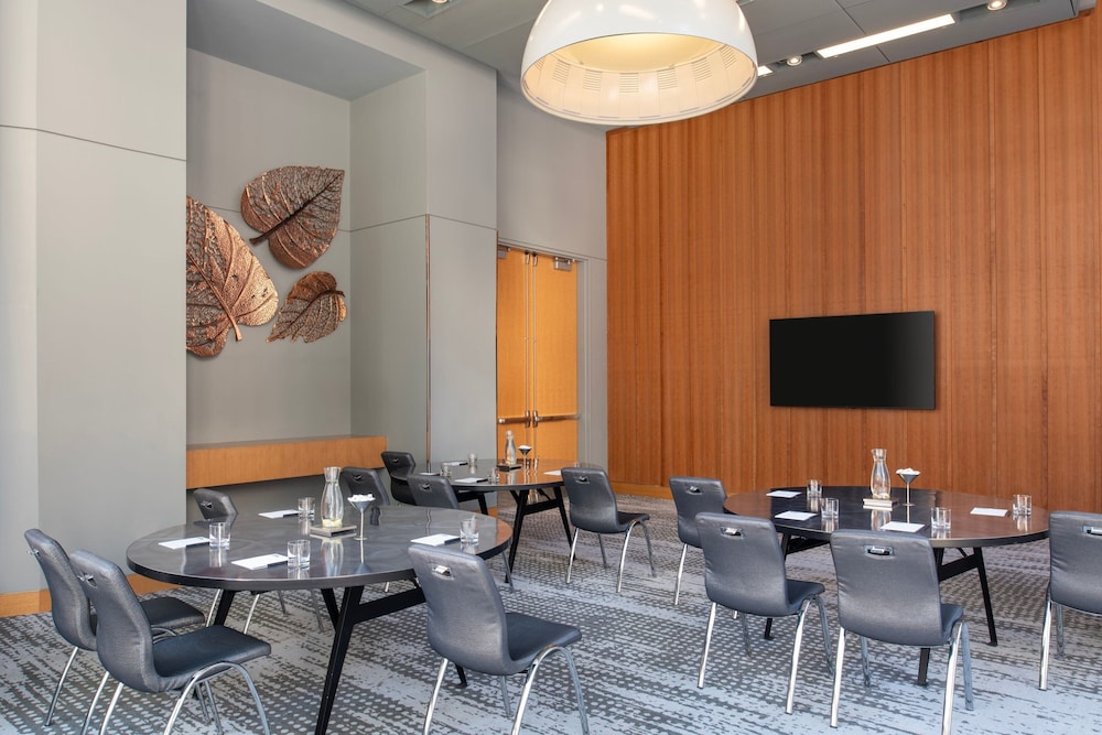 W Boston, a Marriott Hotel — Hotel building in Boston, Massachusetts