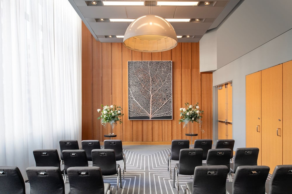 W Boston, a Marriott Hotel — Hotel building in Boston, Massachusetts