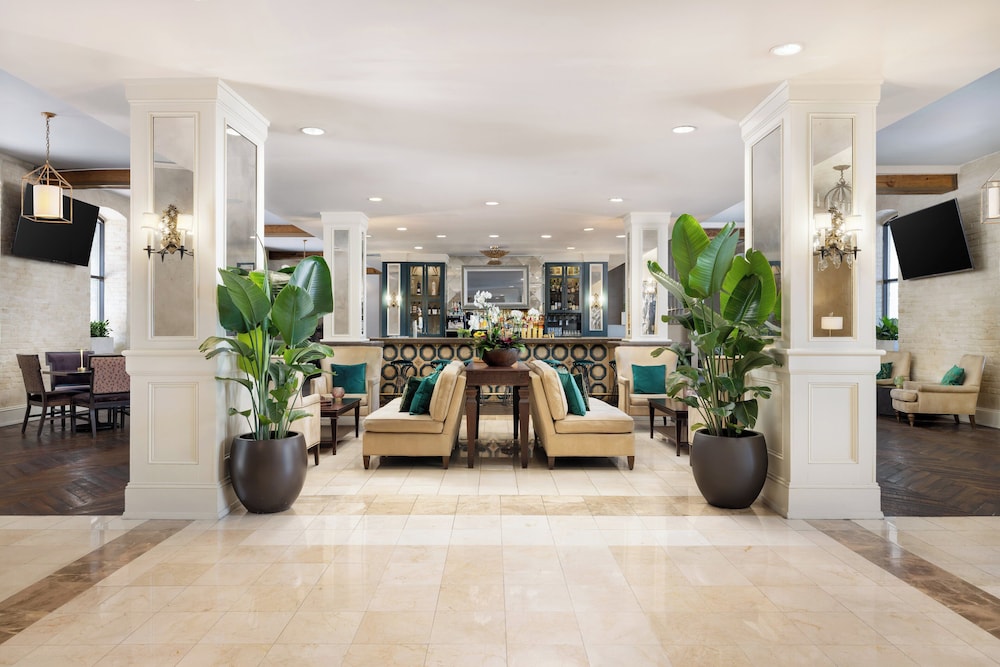The Riverfront Hotel New Orleans — Restaurant & bars in New Orleans, Louisiana
