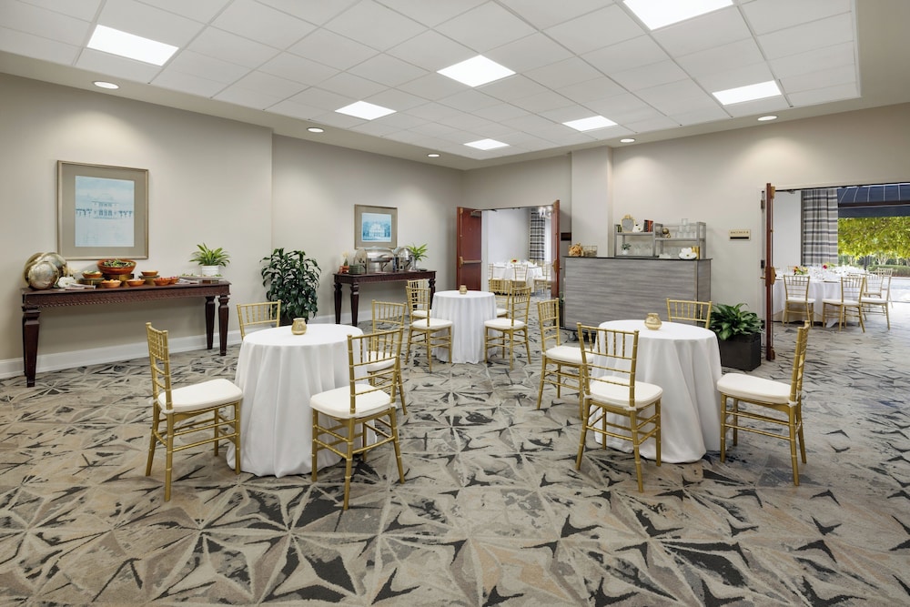 The Riverfront Hotel New Orleans — Restaurant & bars in New Orleans, Louisiana