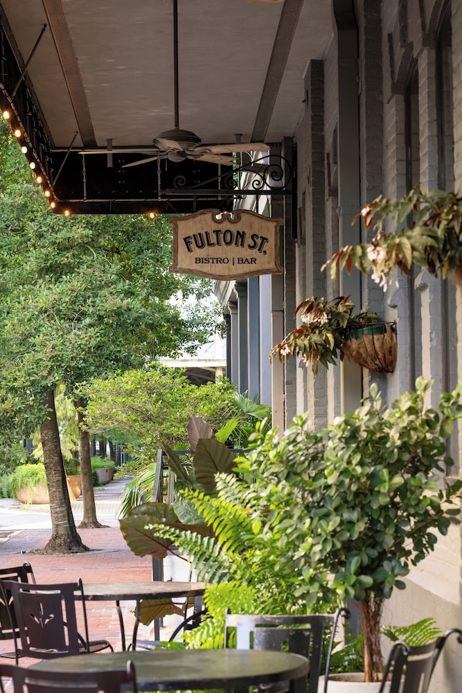 The Riverfront Hotel New Orleans — Restaurant & bars in New Orleans, Louisiana