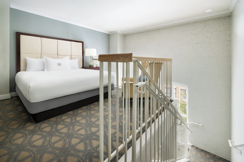 The Riverfront Hotel New Orleans — Hotel rooms in New Orleans, Louisiana
