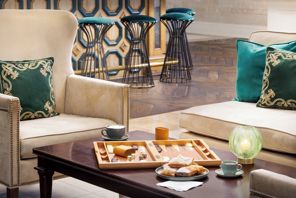 The Riverfront Hotel New Orleans — Restaurant & bars in New Orleans, Louisiana