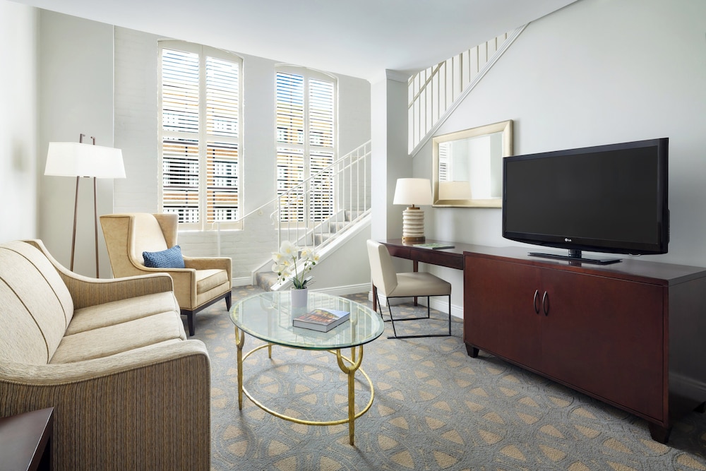 The Riverfront Hotel New Orleans — Hotel rooms in New Orleans, Louisiana