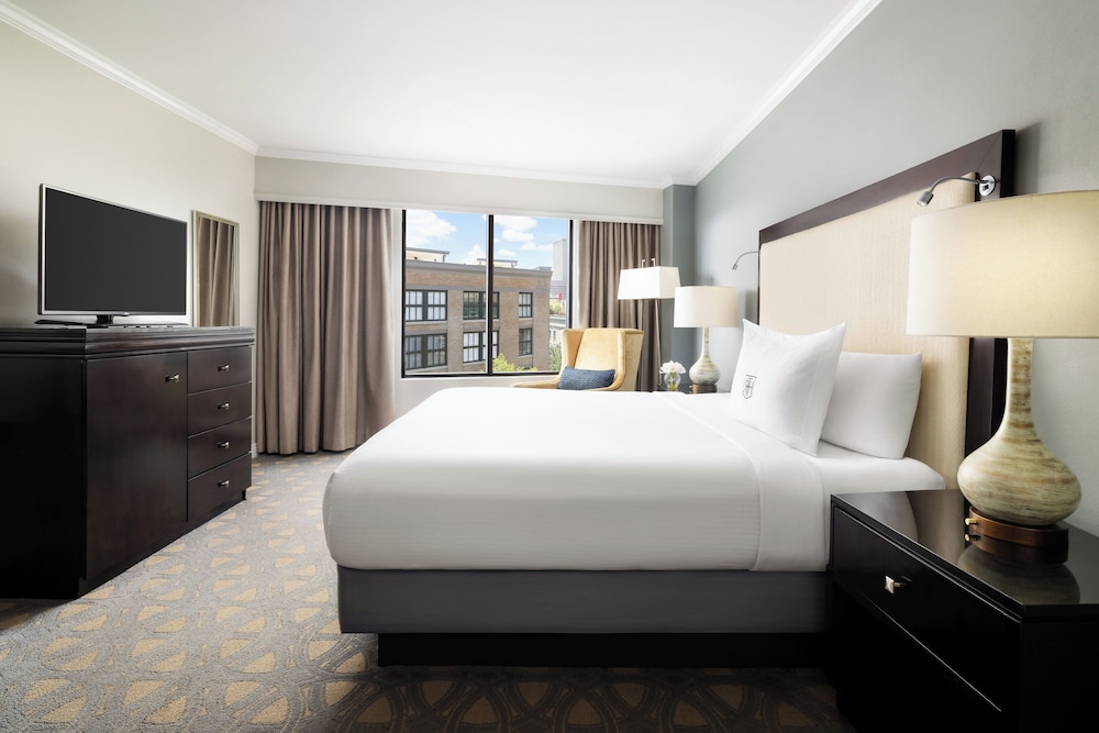The Riverfront Hotel New Orleans — Hotel rooms in New Orleans, Louisiana