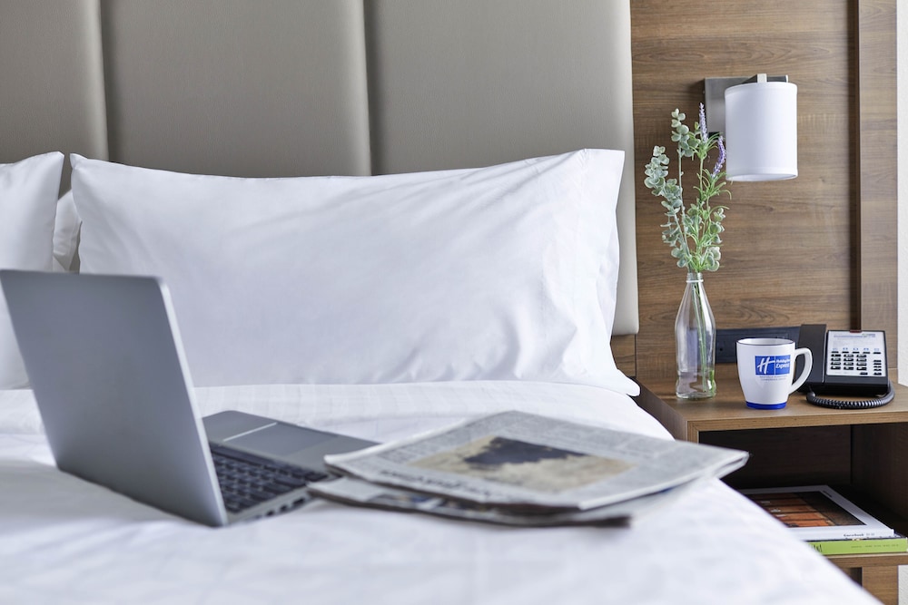 Holiday Inn Express Nashville Downtown - Broadway by IHG — Hotel rooms in Nashville, Tennessee