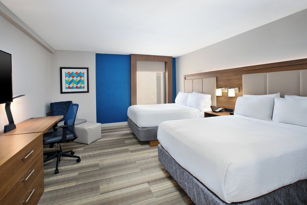 Holiday Inn Express Nashville Downtown - Broadway by IHG — Hotel rooms in Nashville, Tennessee