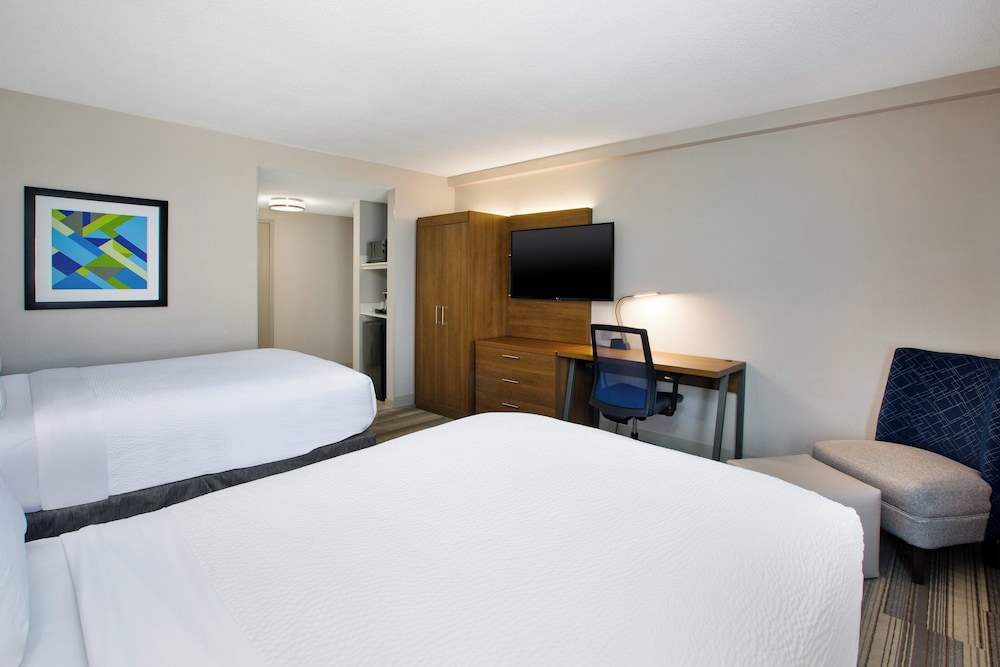 Holiday Inn Express Nashville Downtown - Broadway by IHG — Hotel rooms in Nashville, Tennessee