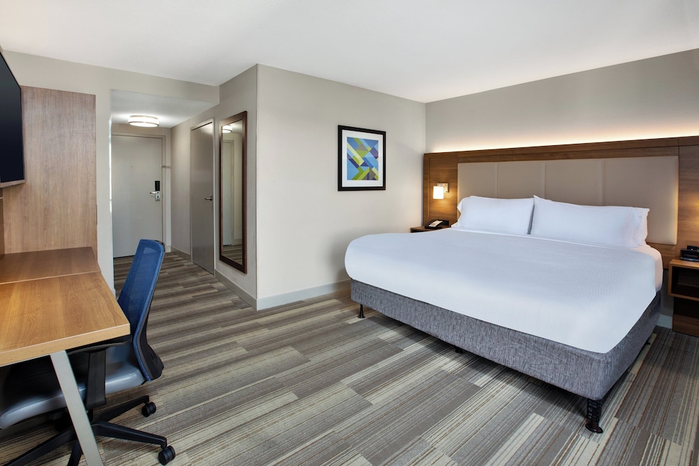 Holiday Inn Express Nashville Downtown - Broadway by IHG — Hotel rooms in Nashville, Tennessee