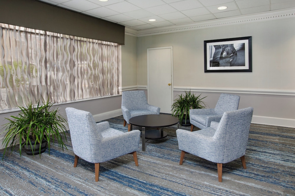 Holiday Inn Express Nashville Downtown - Broadway by IHG — Hotel building in Nashville, Tennessee