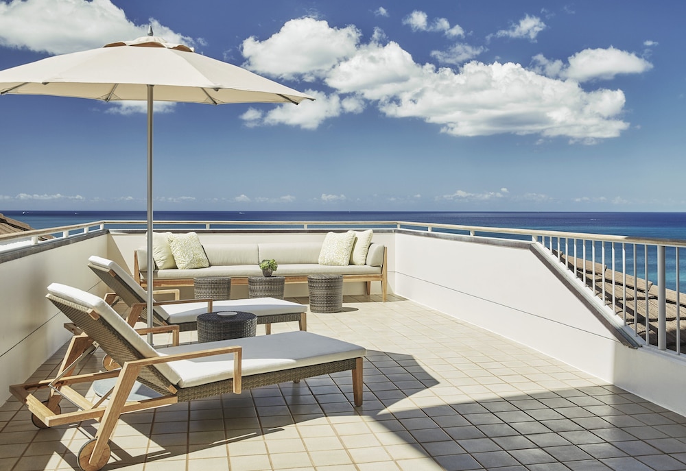 Four Seasons Resort Oahu at Ko Olina — Hotel building in Waianae, Hawaii