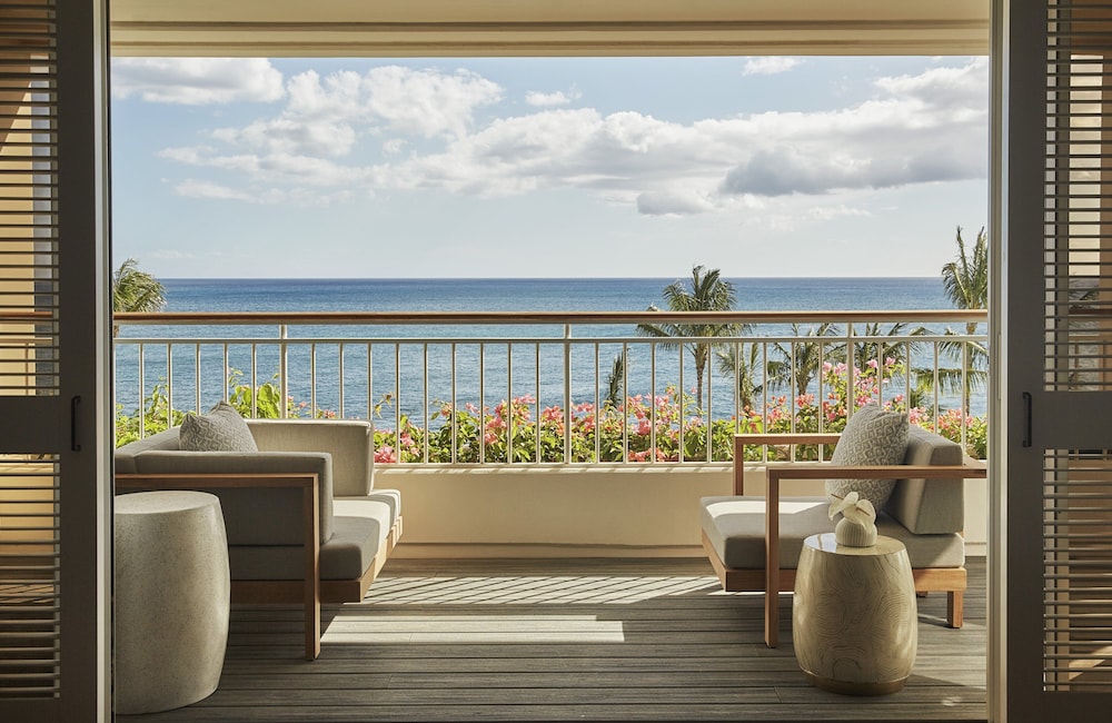 Four Seasons Resort Oahu at Ko Olina — Hotel rooms in Waianae, Hawaii