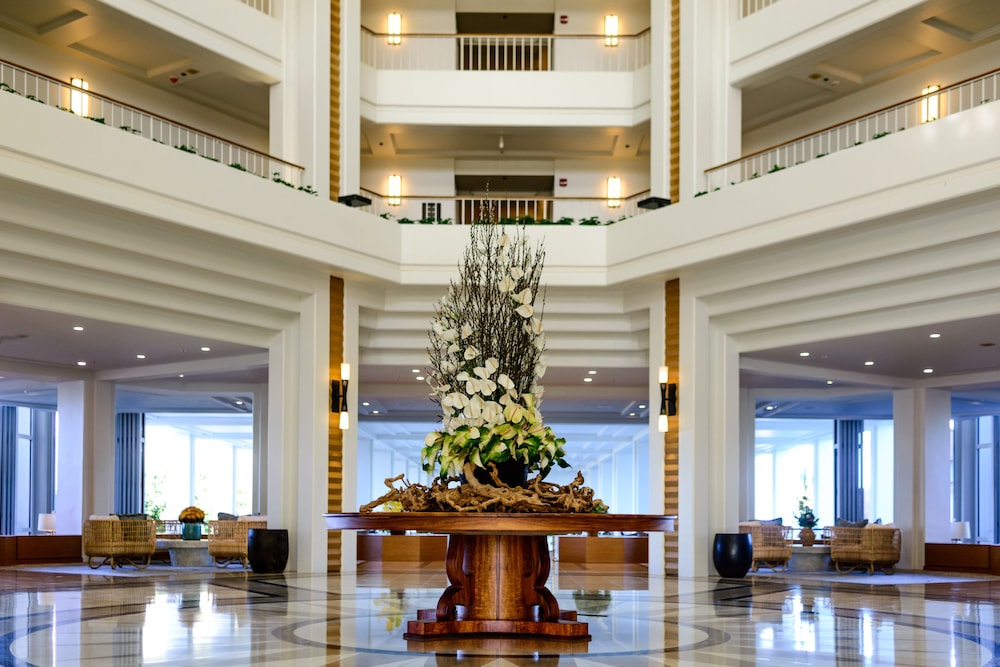 Four Seasons Resort Oahu at Ko Olina — Hotel building in Waianae, Hawaii