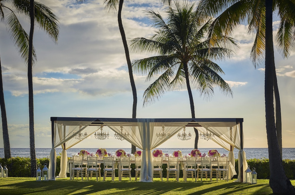 Four Seasons Resort Oahu at Ko Olina — Restaurant & bars in Waianae, Hawaii