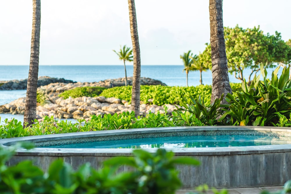 Four Seasons Resort Oahu at Ko Olina — Swimming pool in Waianae, Hawaii