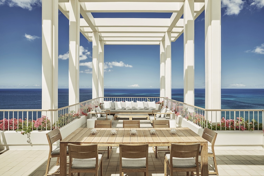 Four Seasons Resort Oahu at Ko Olina — Hotel building in Waianae, Hawaii