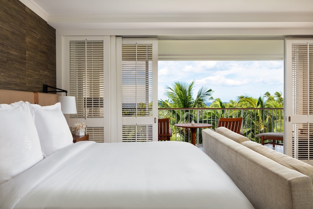 Four Seasons Resort Oahu at Ko Olina — Hotel rooms in Waianae, Hawaii