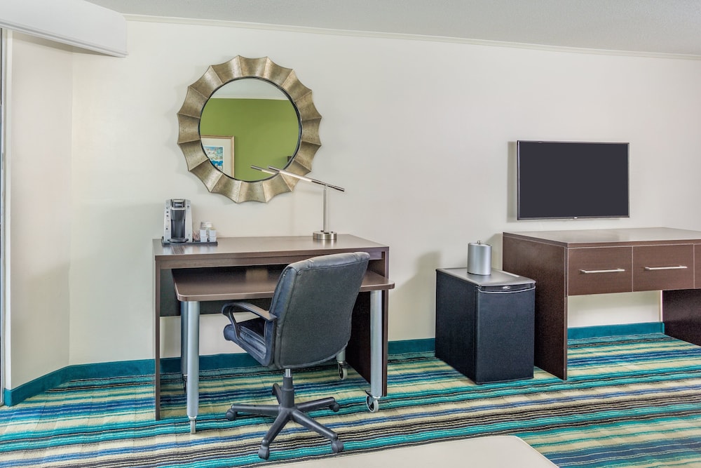 Holiday Inn Key Largo by IHG — Hotel rooms in Key Largo, Florida