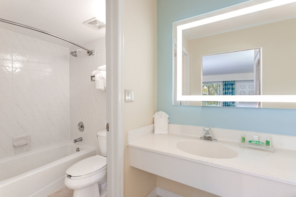 Holiday Inn Key Largo by IHG — Hotel rooms in Key Largo, Florida