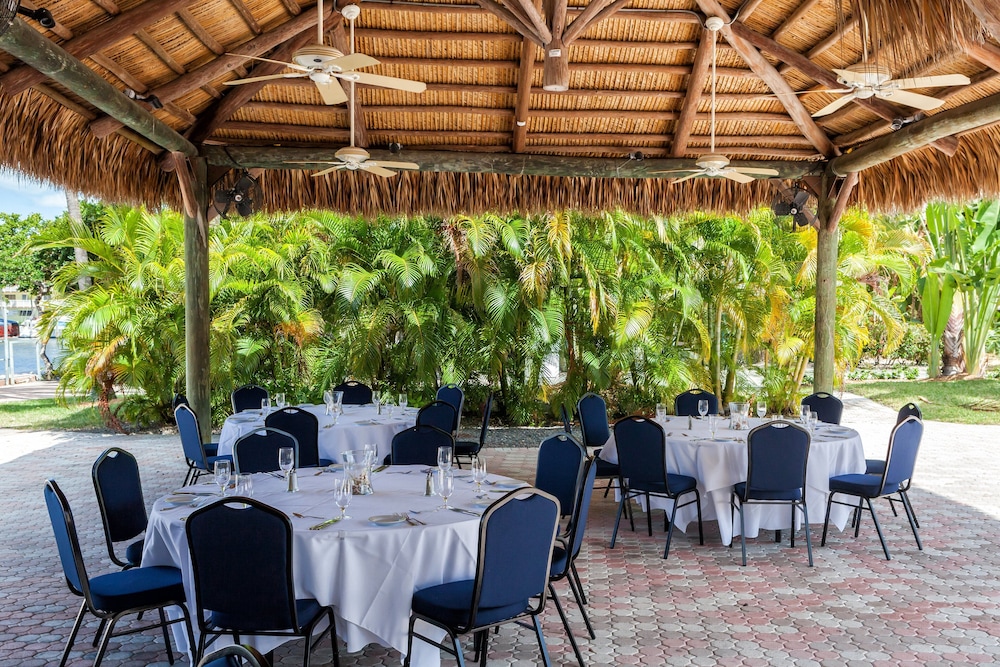 Holiday Inn Key Largo by IHG — Restaurant & bars in Key Largo, Florida