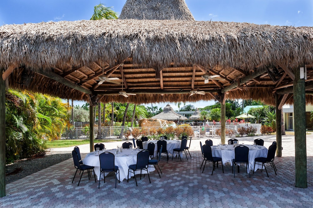 Holiday Inn Key Largo by IHG — Restaurant & bars in Key Largo, Florida
