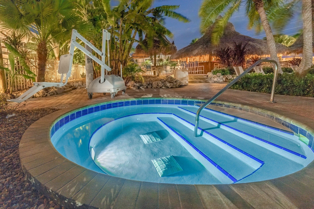 Holiday Inn Key Largo by IHG — Swimming pool in Key Largo, Florida