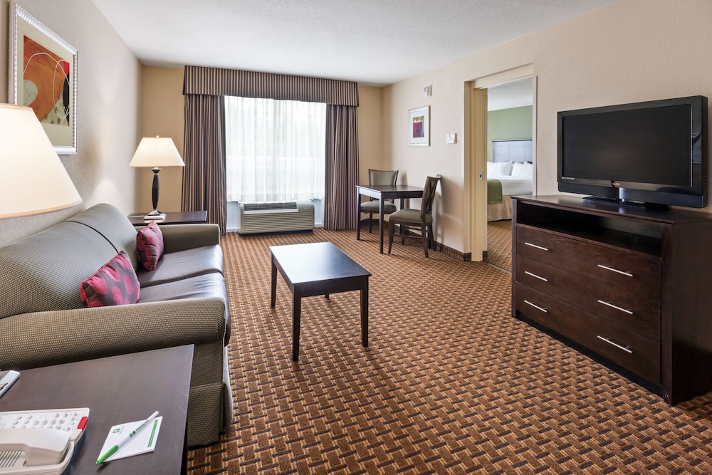 Holiday Inn Daytona Beach LPGA Boulevard by IHG — Hotel rooms in Daytona Beach, Florida