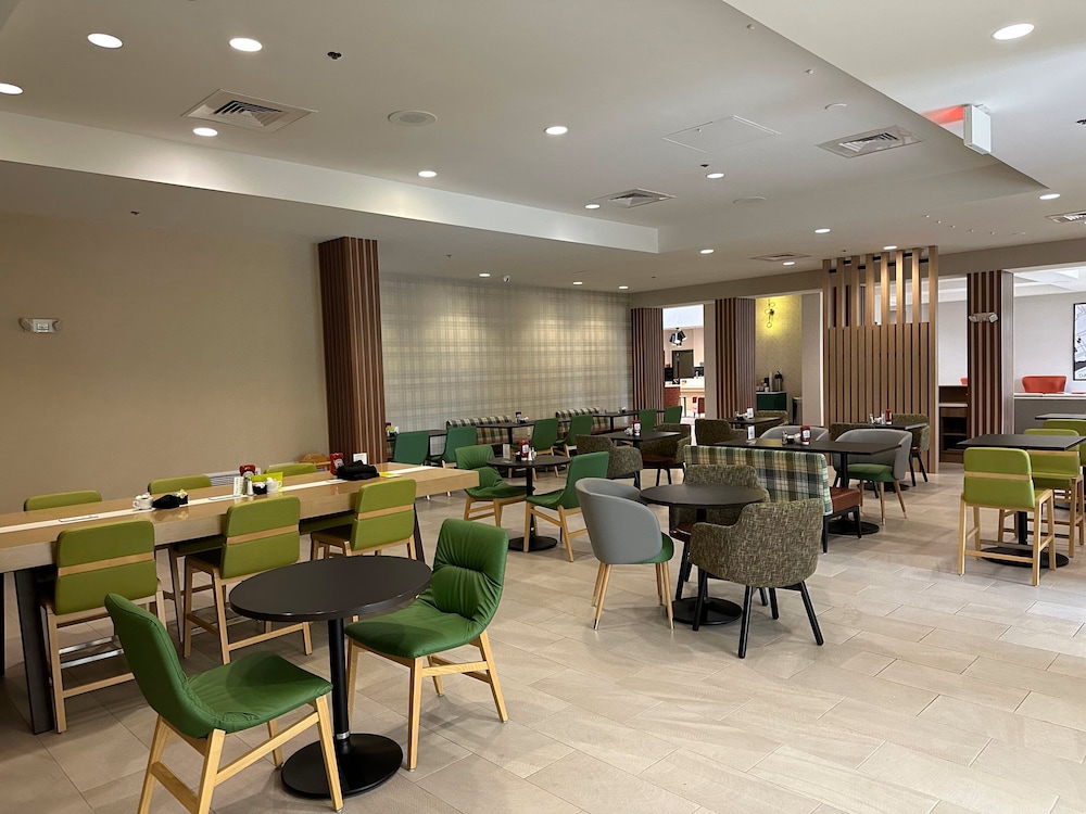 Holiday Inn Daytona Beach LPGA Boulevard by IHG — Restaurant & bars in Daytona Beach, Florida