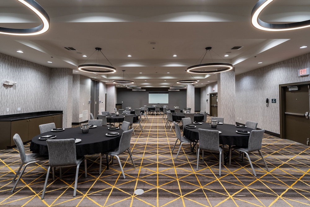Holiday Inn Daytona Beach LPGA Boulevard by IHG — Hotel building in Daytona Beach, Florida
