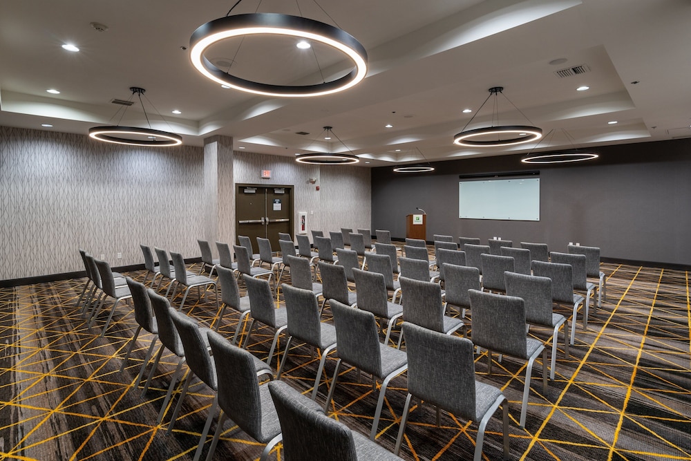 Holiday Inn Daytona Beach LPGA Boulevard by IHG — Hotel building in Daytona Beach, Florida