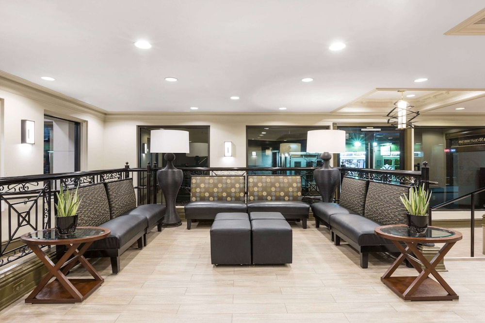 Wyndham New Orleans - French Quarter — Hotel building in New Orleans, Louisiana