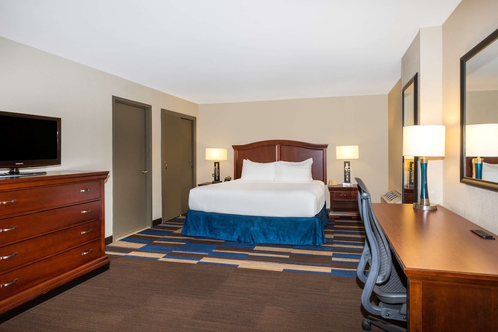 Wyndham New Orleans - French Quarter — Hotel rooms in New Orleans, Louisiana