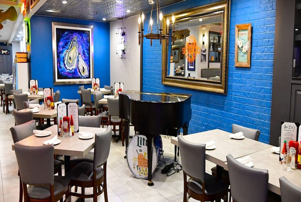 Wyndham New Orleans - French Quarter — Restaurant & bars in New Orleans, Louisiana