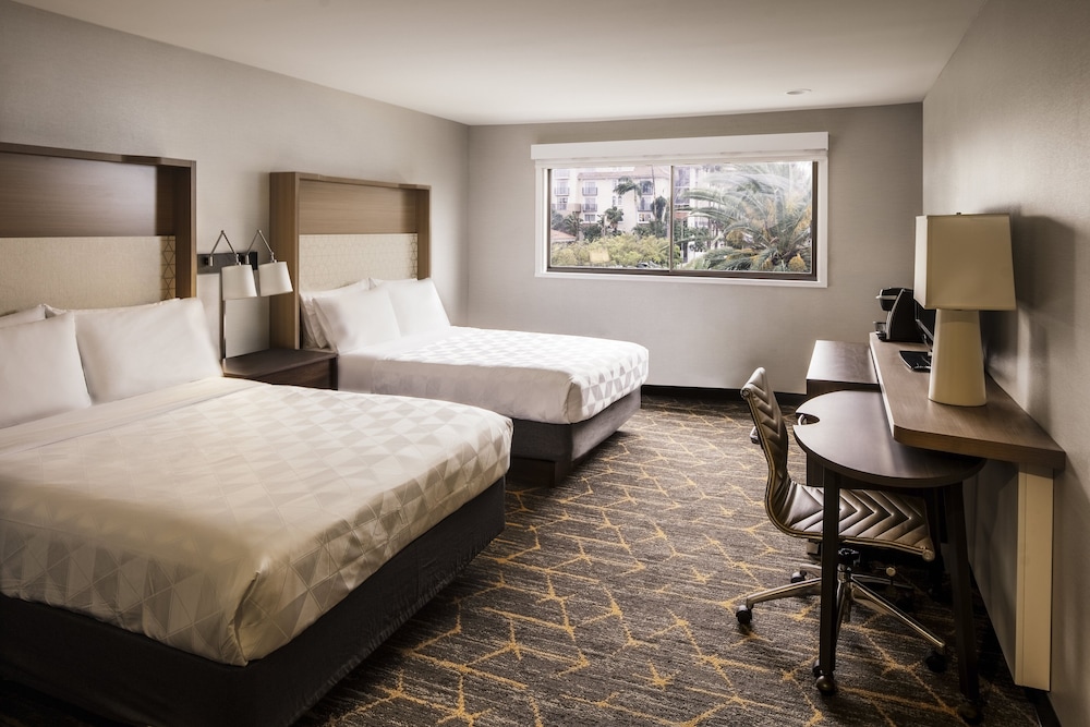 Holiday Inn Santa Ana-Orange Co. Arpt by IHG — Hotel rooms in Santa Ana, California
