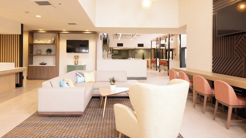 Holiday Inn Santa Ana-Orange Co. Arpt by IHG — Restaurant & bars in Santa Ana, California