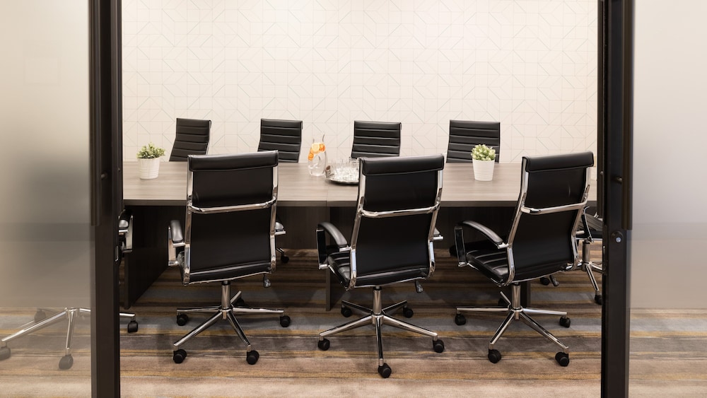 Holiday Inn Santa Ana-Orange Co. Arpt by IHG — Hotel building in Santa Ana, California