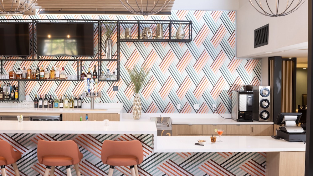 Holiday Inn Santa Ana-Orange Co. Arpt by IHG — Restaurant & bars in Santa Ana, California
