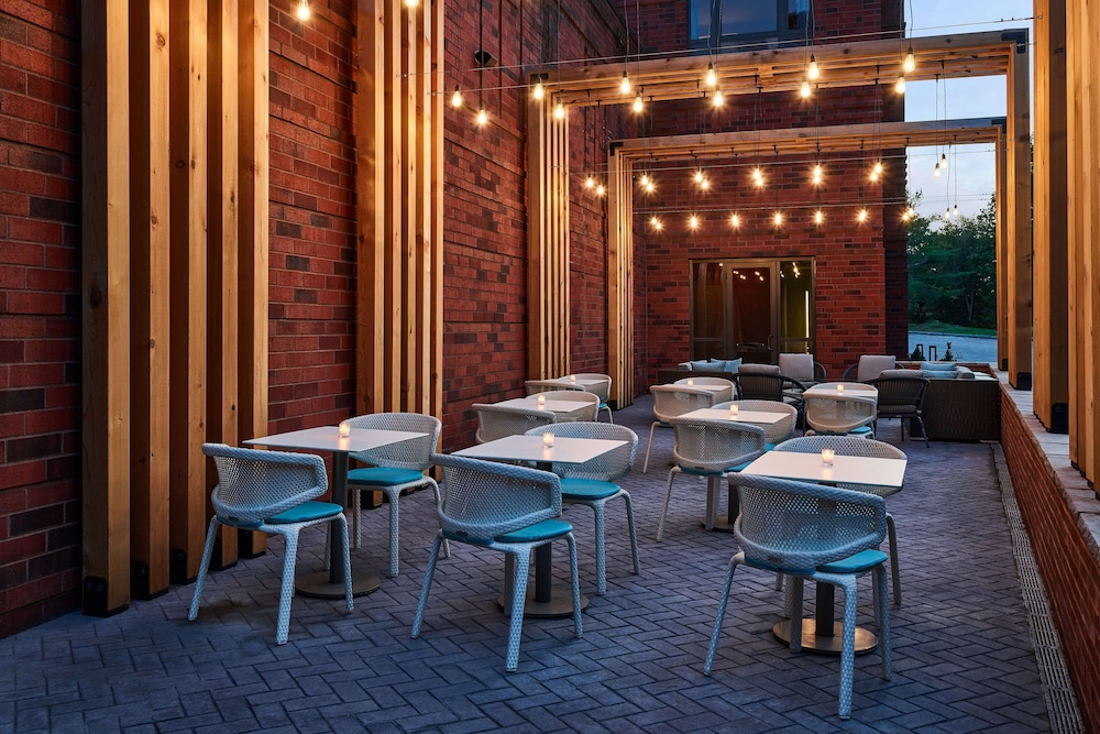 Hilton Garden Inn Tewksbury Andover — Restaurant & bars in Tewksbury, Massachusetts
