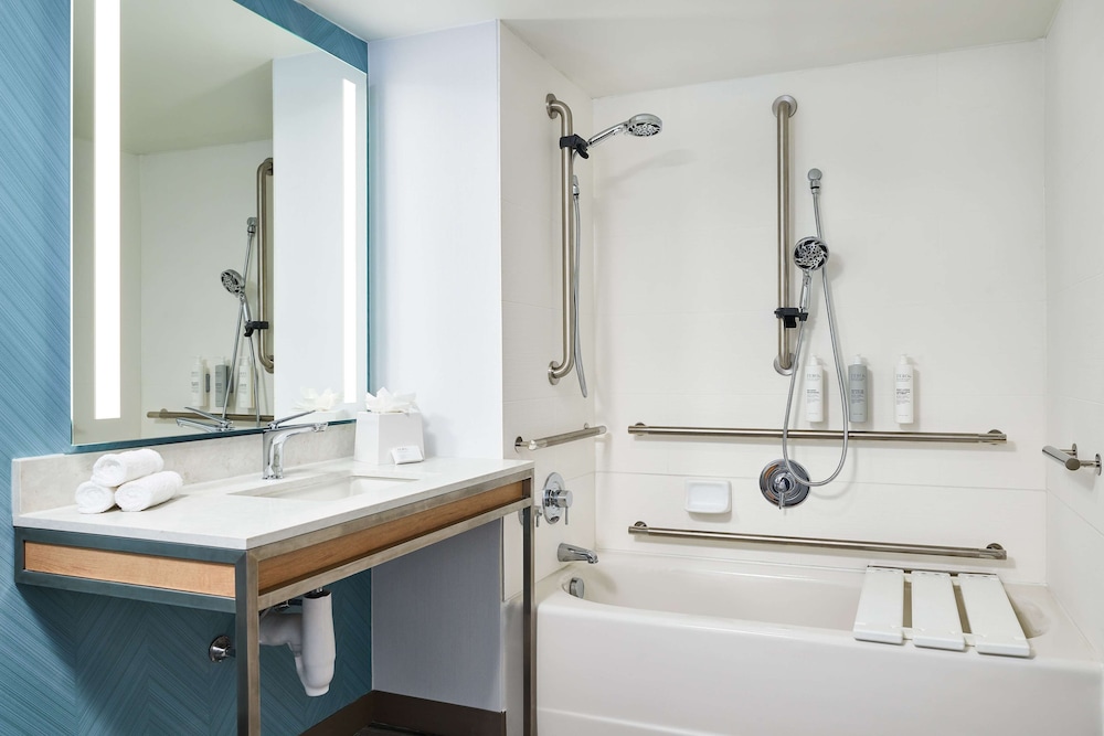 Hilton Garden Inn Tewksbury Andover — Hotel rooms in Tewksbury, Massachusetts
