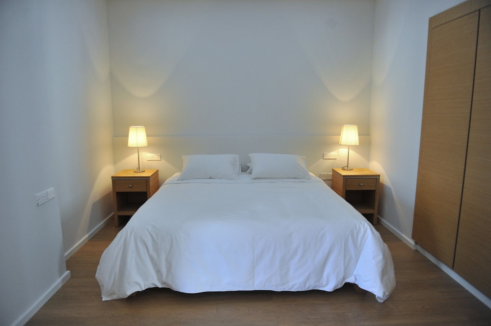 E Hotel Spa & Resort Cyprus — Hotel rooms in Perivolia, Larnaca Region