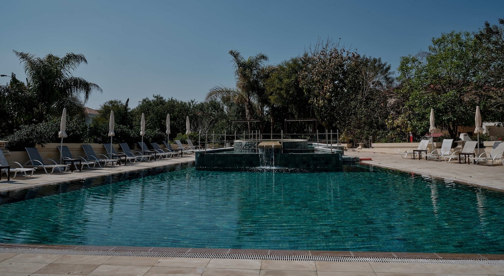 E Hotel Spa & Resort Cyprus — Swimming pool in Perivolia, Larnaca Region